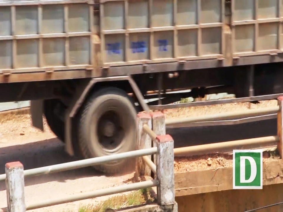 Quảng Trị: Cầu tiền tỷ xây dở rồi… “đắp chiếu”! - 5 Quảng Trị: Cầu tiền tỷ xây dở rồi… “đắp chiếu”! - 5