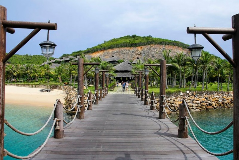 Những cây cầu giữa biển làm say lòng du khách - 5 Cây cầu trên biển Nha Trang có kiến trúc độc đáo.