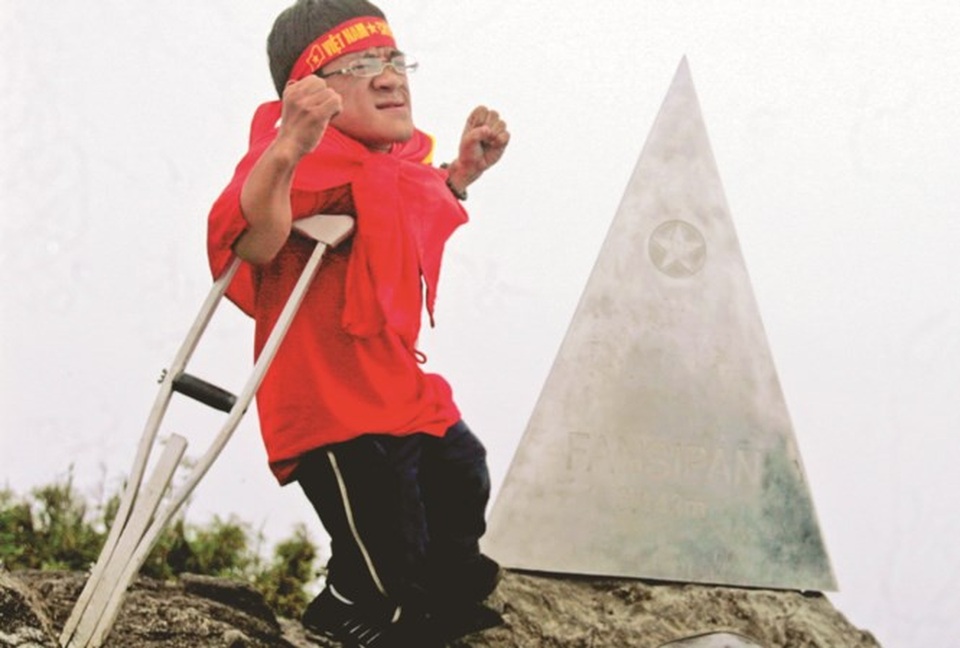 Nguyễn Sơn Lâm chinh phục thành công Fansipan.