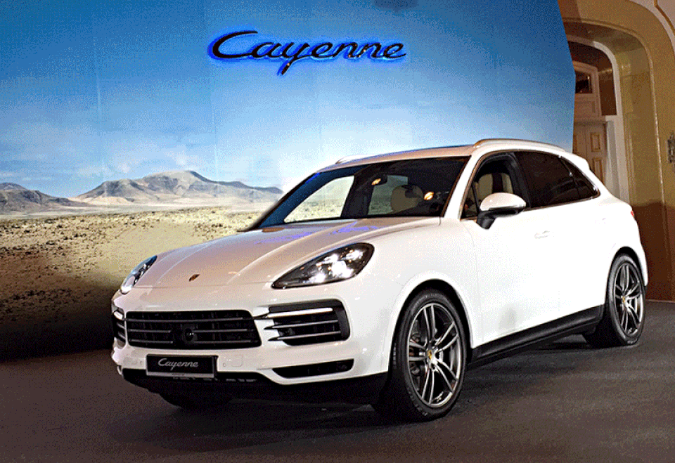 Porsche Cayenne thế hệ mới khởi điểm từ 4,54 tỉ đồng - 1 Porsche Cayenne thế hệ mới khởi điểm từ 4,54 tỉ đồng - 1