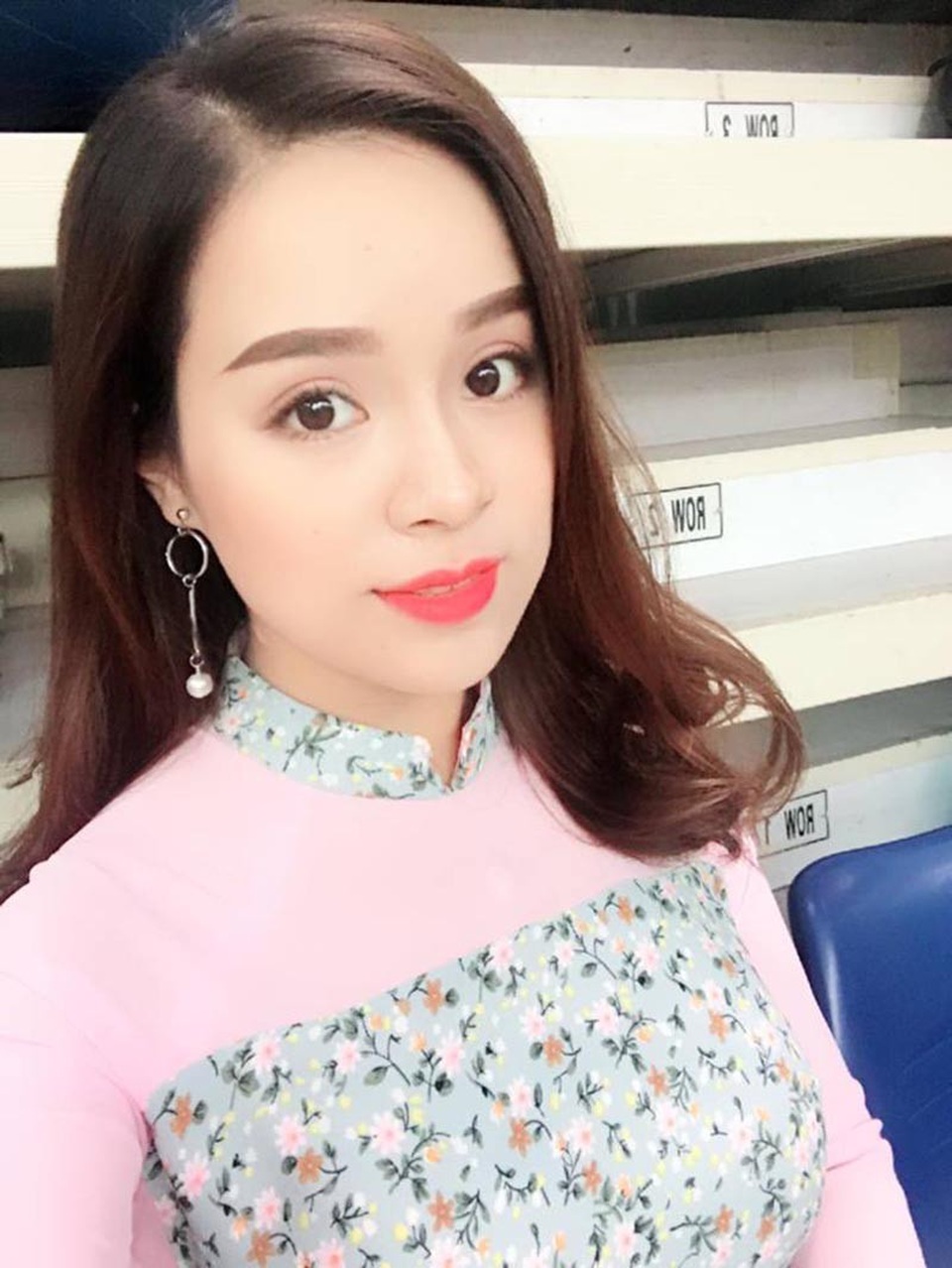 Thiếu nữ Hà thành hóa thân cực ngọt trong bộ ảnh “Cô Ba Sài Gòn” - 11
Một số hình ảnh đời thường của Giang Hồng