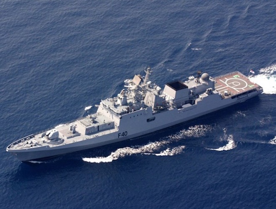 Hải quân Ấn Độ, sư tử đại dương đáng gờm khiến Trung Quốc lạnh sống lưng - 15
Talwar sử dụng hệ thống cảm biến chính do Nga sản xuất gồm: Radar tìm kiếm mục tiêu trên không FREGAT-M2EM. Radar hoạt động ở băng tần E với 2 mảng ăng ten bố trí đối xứng nhau cung cấp 3 tham số mục tiêu (cự ly, phương vị và độ cao), phạm vi tìm kiếm mục tiêu tối đa 300 km.