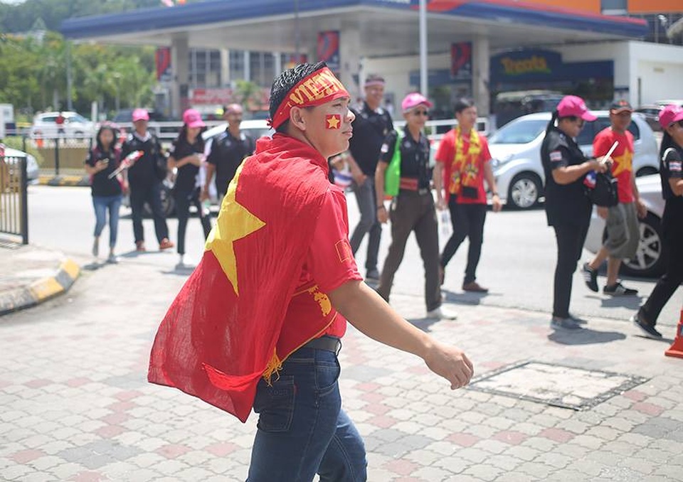 Thua đậm Thái Lan, U22 Việt Nam chia tay SEA Games 29 - 21 Thua đậm Thái Lan, U22 Việt Nam chia tay SEA Games 29 - 21
