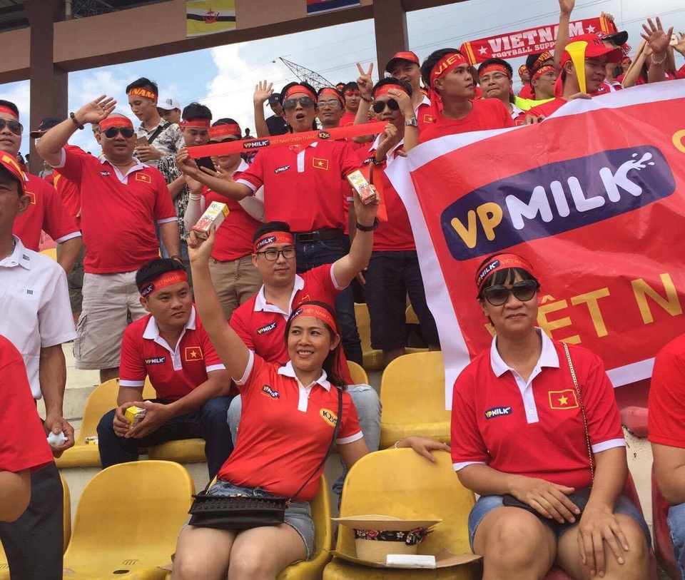 Đội bóng của HLV Nguyễn Hữu Thắng đã phụ lòng các CĐV theo chân đội tuyển sang Malaysia cỏ vũ cho bóng đá Việt Nam (ảnh: Vũ Dương)