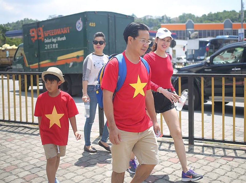 Thua đậm Thái Lan, U22 Việt Nam chia tay SEA Games 29 - 17
Các cổ động viên tin tưởng vào khả năng đánh bại Thái Lan