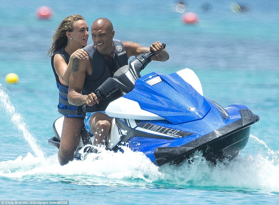 Con gái ông chủ Topshop hạnh phúc bên "tội phạm điển trai" Jeremy Meeks - 7
Vợ cũ của Jeremy cũng khẳng định hào quang của nghề người mẫu khiến anh này đã thay tâm đổi tính.