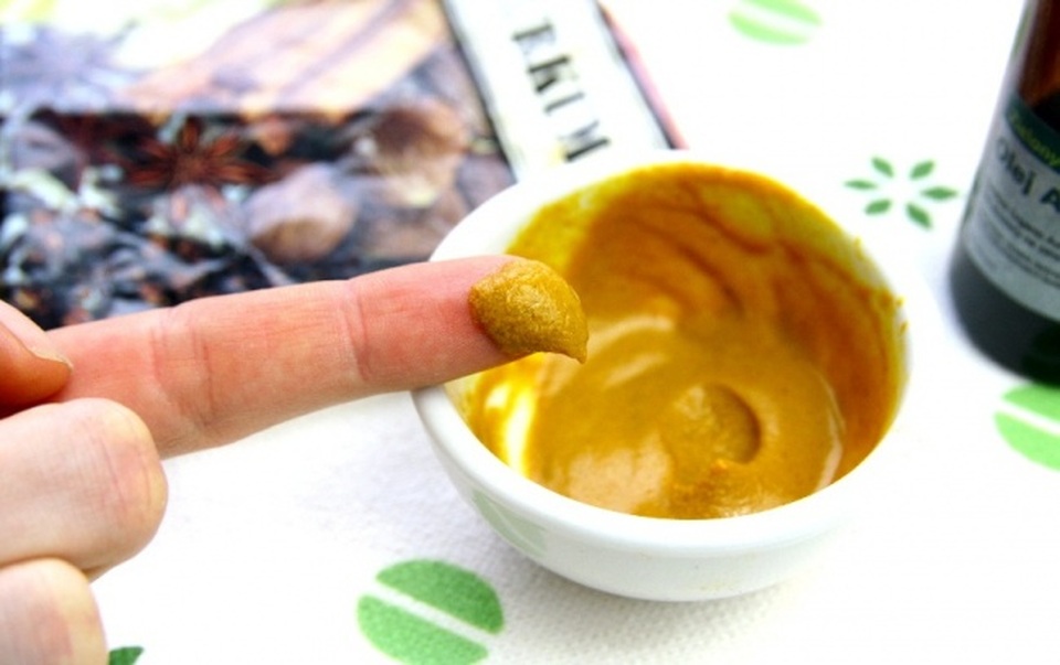 Mẹo chăm sóc răng miệng “tại gia” để có nụ cười trắng sáng - 1 Mẹo chăm sóc răng miệng “tại gia” để có nụ cười trắng sáng - 1