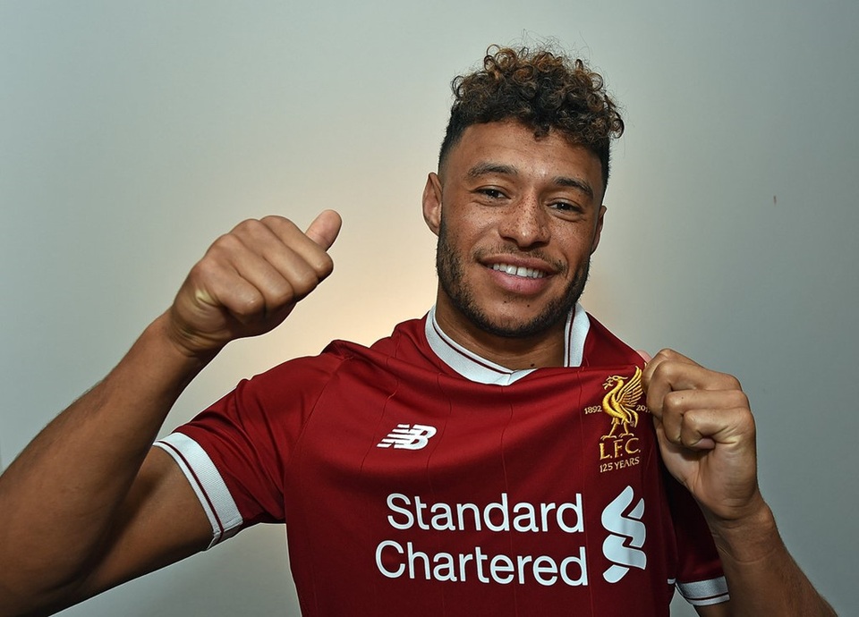 Liverpool chính thức ra mắt bản hợp đồng đắt giá nhất lịch sử - 1 Alex Oxlade-Chamberlain chính thức gia nhập Liverpool