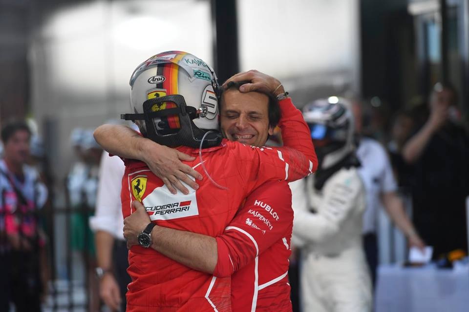 Vettel có chiến thắng thuyết phục trước Hamilton - 14 Vettel có chiến thắng thuyết phục trước Hamilton - 14