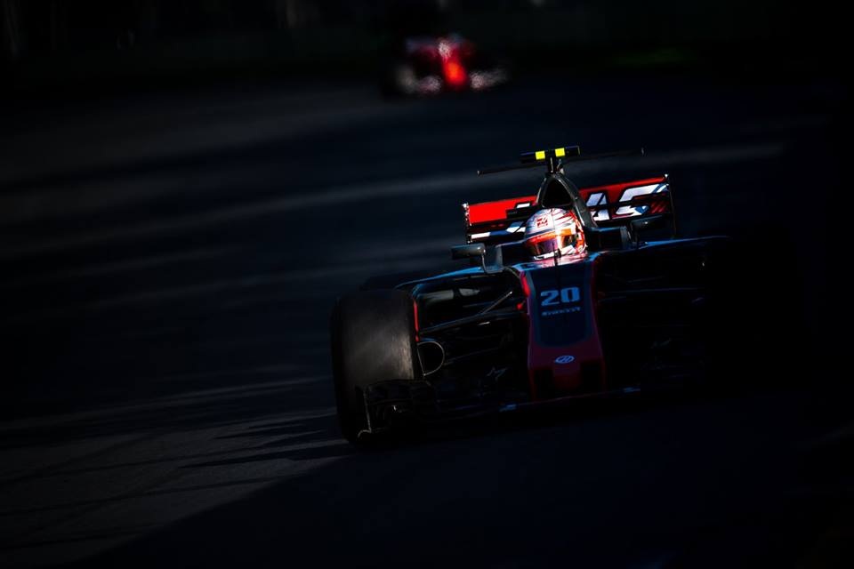 Vettel có chiến thắng thuyết phục trước Hamilton - 9 Vettel có chiến thắng thuyết phục trước Hamilton - 9