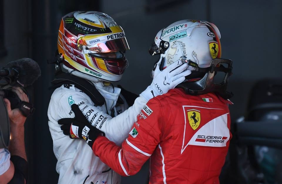 Vettel có chiến thắng thuyết phục trước Hamilton - 13 Vettel có chiến thắng thuyết phục trước Hamilton - 13