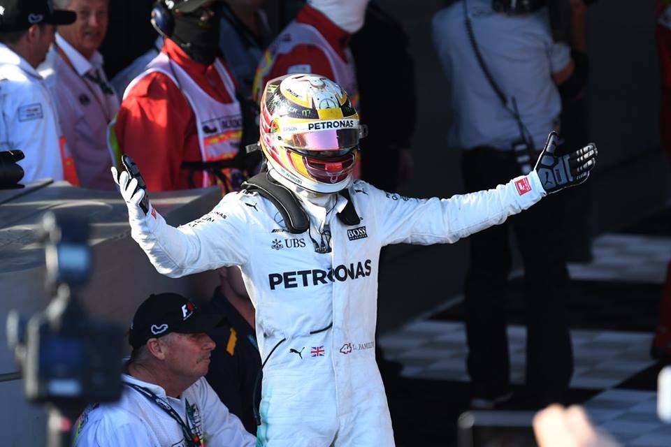 Vettel có chiến thắng thuyết phục trước Hamilton - 12 Vettel có chiến thắng thuyết phục trước Hamilton - 12