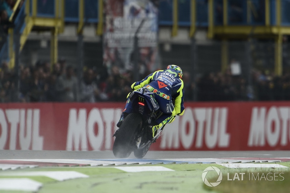 Chặng 8 MotoGP 2017: Chiến thắng tuyệt vời gọi tên Valentino Rossi - 7 Chặng 8 MotoGP 2017: Chiến thắng tuyệt vời gọi tên Valentino Rossi - 7