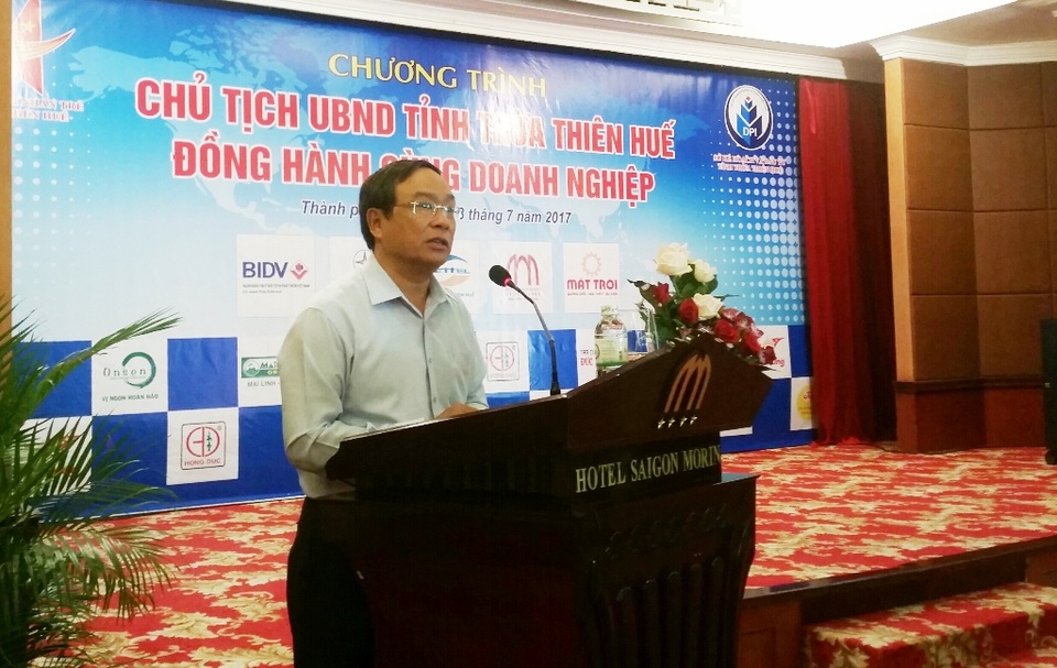 Thừa Thiên Huế đứng gần “chót” về chỉ số “tính năng động và tiên phong của chính quyền tỉnh” - 4
Ông Nguyễn Văn Cao, Chủ tịch UBND tỉnh Thừa Thiên Huế chủ trì chương trình Chủ tịch UBND tỉnh Thừa Thiên Huế đồng hành cùng doanh nghiệp vừa được tổ chức đầu tháng 7/2017