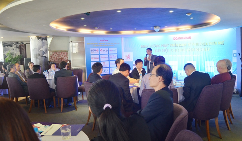 Thừa Thiên Huế đứng gần “chót” về chỉ số “tính năng động và tiên phong của chính quyền tỉnh” - 3
Chương trình cà phê doanh nhân thường kỳ hàng tháng đang được tổ chức tại tỉnh Thừa Thiên Huế để nâng cao tính tương tác giữa chính quyền và doanh nghiệp