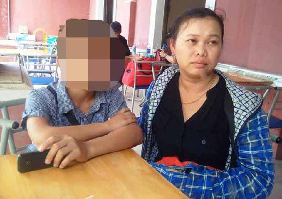 Tìm thấy bé trai 14 tuổi “mất tích” sau hơn nửa tháng - 1 Chị Hiền vui mừng khi con trai đã được trở về bình an