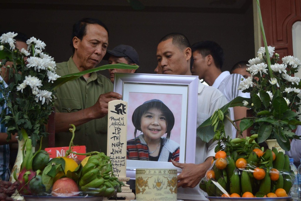 Thi thể bé gái bị sát hại ở Nhật đã về quê nhà Hưng Yên - 1 Thi thể bé gái bị sát hại ở Nhật đã về quê nhà Hưng Yên - 1