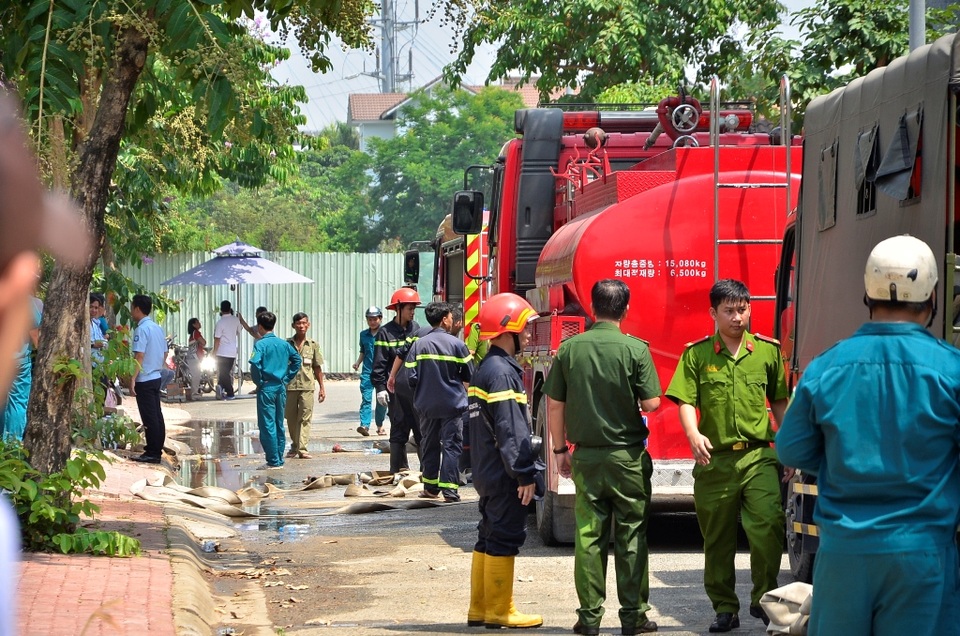 Cháy biệt thự ở khu Nam Long, nữ chủ nhân tử vong - 2 Lực lượng chữa cháy tại hiện trường