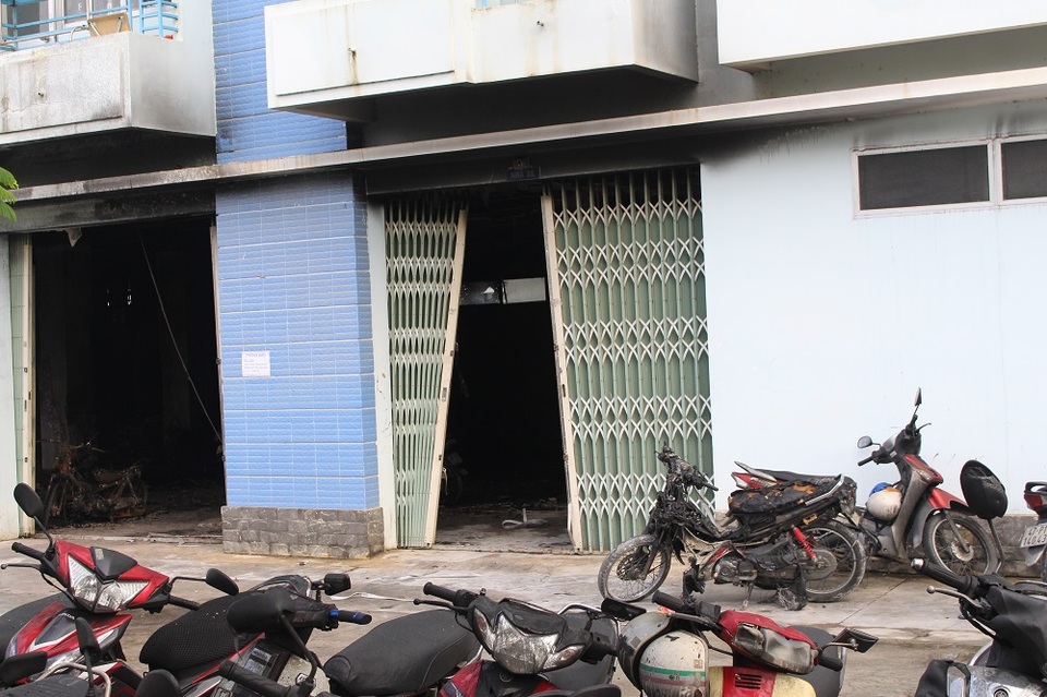 Hiện trường vụ cháy kho xe máy tại Ký túc xá xá Sinh viên Nha Trang, sáng 4/4