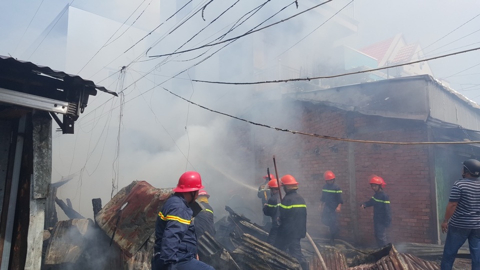 Đầu năm, Kiên Giang liên tục xảy ra 3 vụ hỏa hoạn - 1 Hiện trường vụ cháy hai căn nhà trên đường Huỳnh Mẫn Đạt