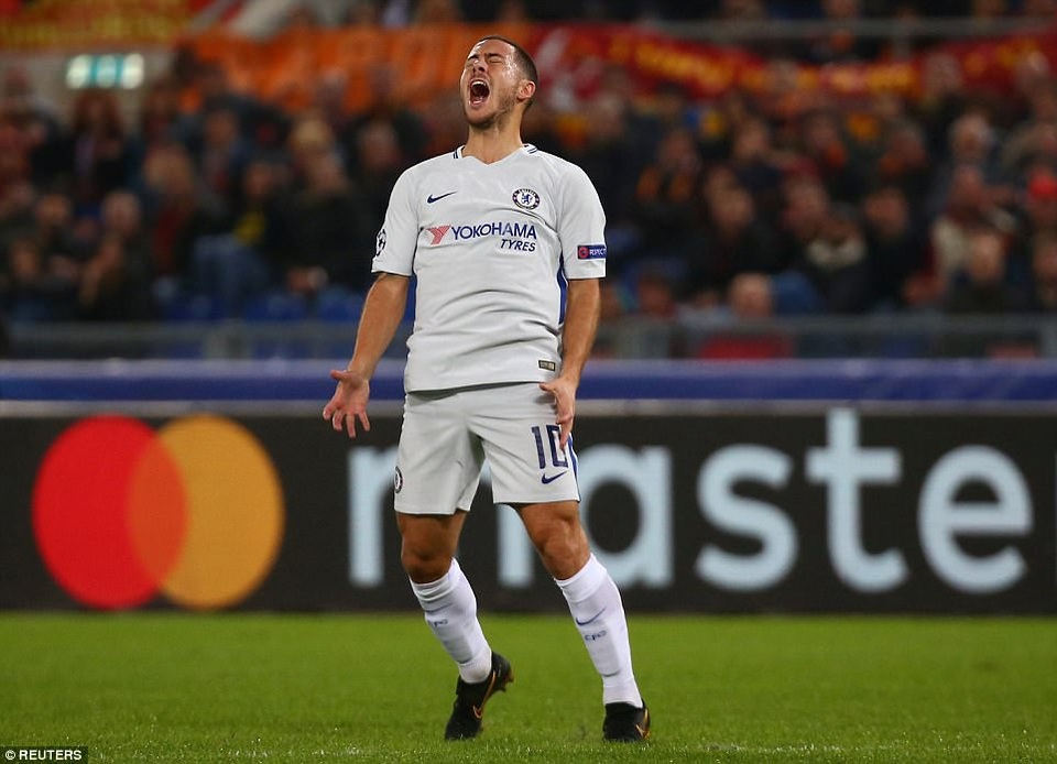 Nhìn lại 90 phút câm lặng của Chelsea trước Roma - 11
Hazard tiếc nuối sau khi bỏ lỡ một cơ hội ghi bàn