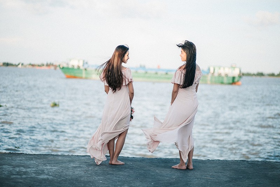 Hai chị em ruột chia sẻ niềm hạnh phúc khi cùng mang thai - 11