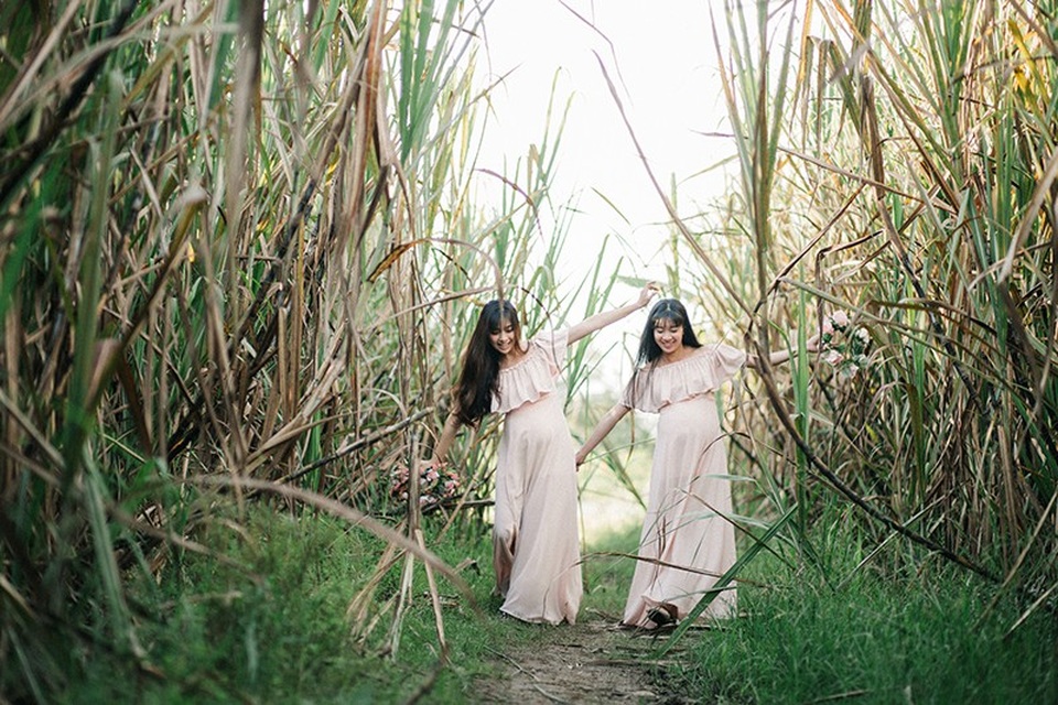 Hai chị em ruột chia sẻ niềm hạnh phúc khi cùng mang thai - 3