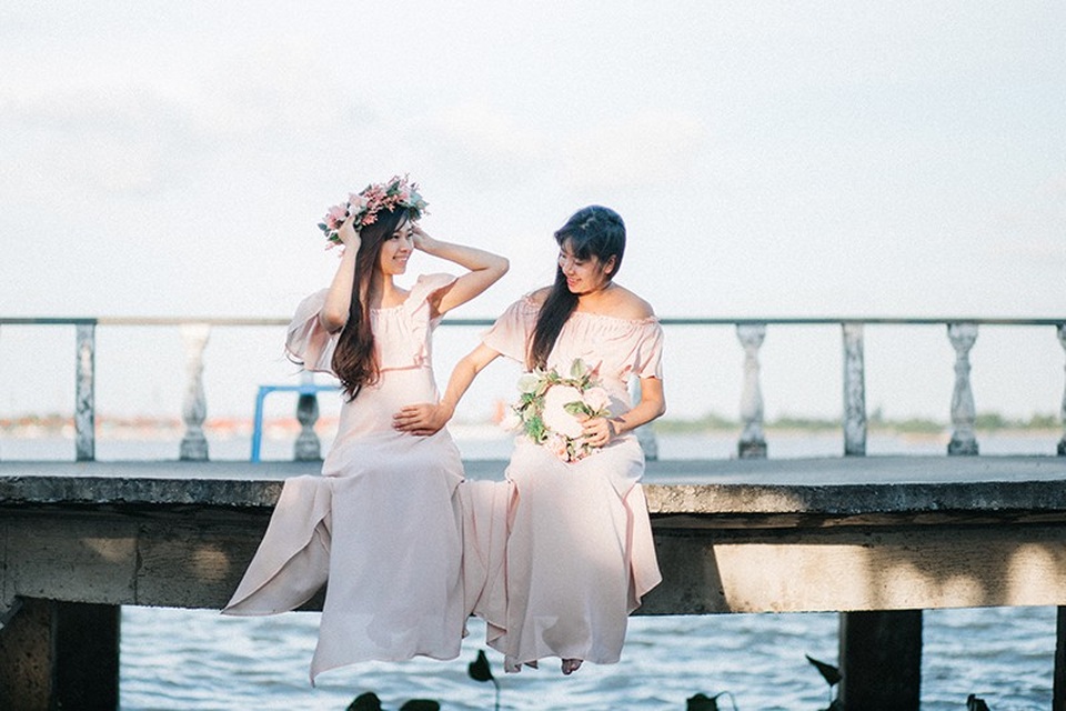 Hai chị em ruột chia sẻ niềm hạnh phúc khi cùng mang thai - 6