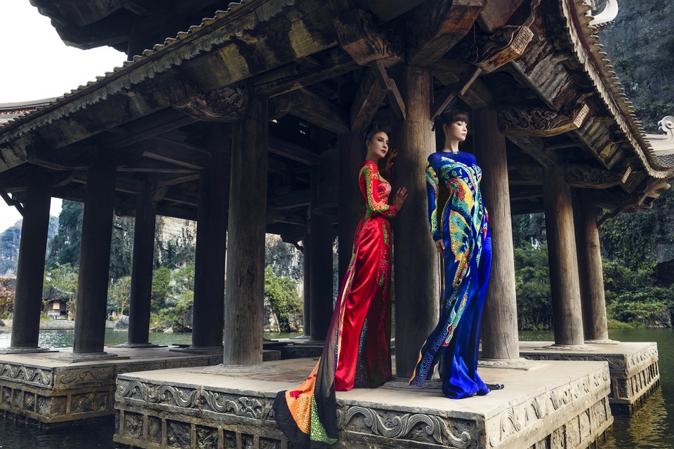 Mai Thu Huyền lên án bộ ảnh phản cảm bên hồ sen - 9