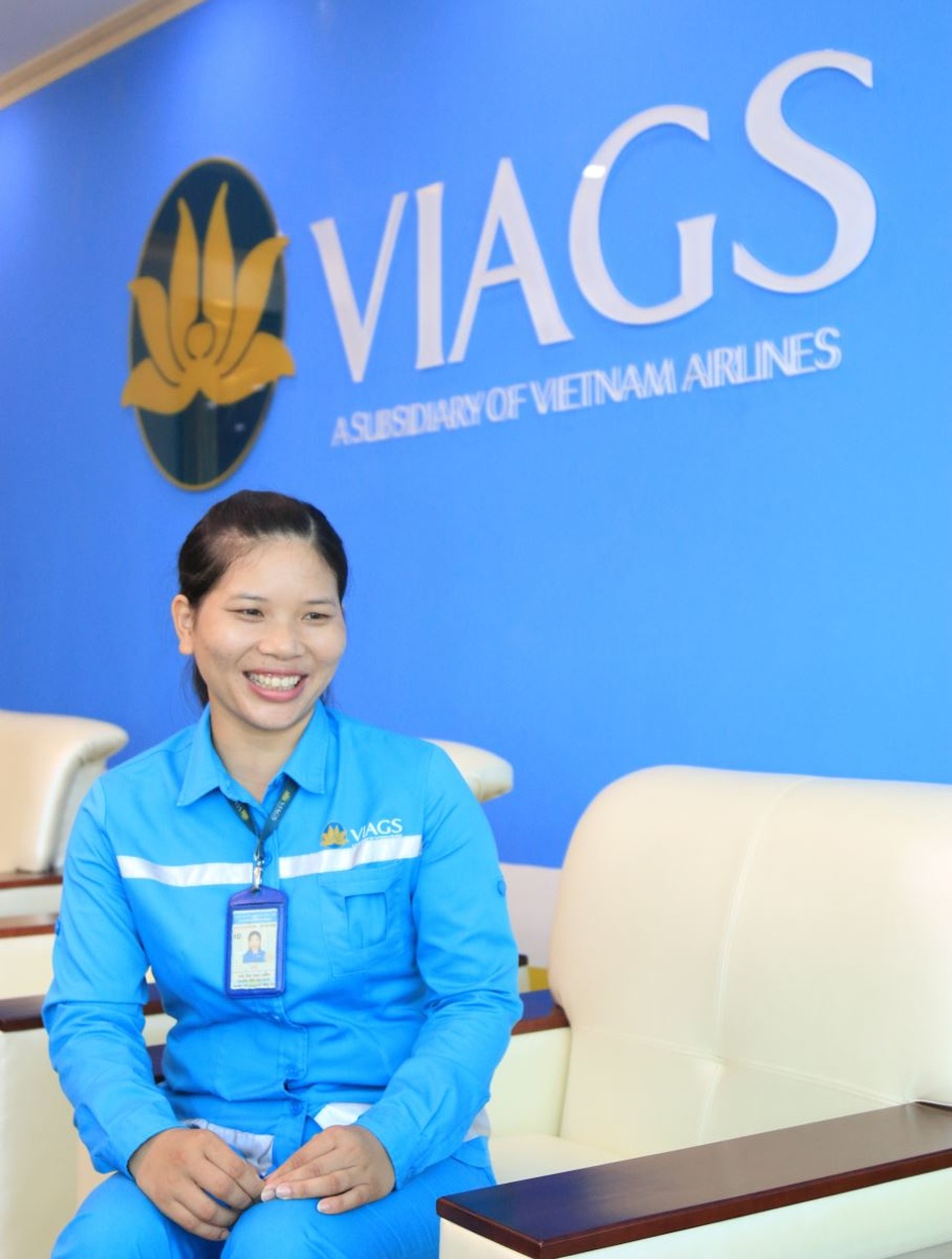 Nhân viên vệ sinh - người góp phần “kiến tạo” những chuyến bay 4 sao - 1 Công việc vệ sinh máy bay chủ yếu là nữ giới, thời gian làm vệ sinh chỉ 10 phút. Chị Hiền là một trong những nhân viên chăm chỉ, lao động cần mẫn của VIAGS