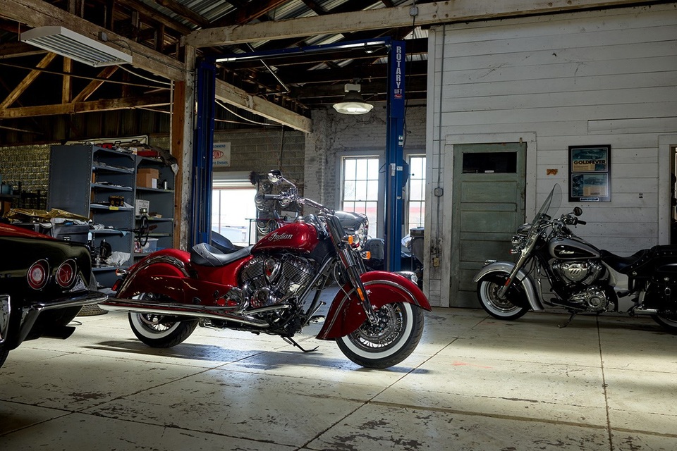 "Soi" danh mục sản phẩm của hãng Indian cho năm 2018 - 9 Indian Chief-Classic 2018