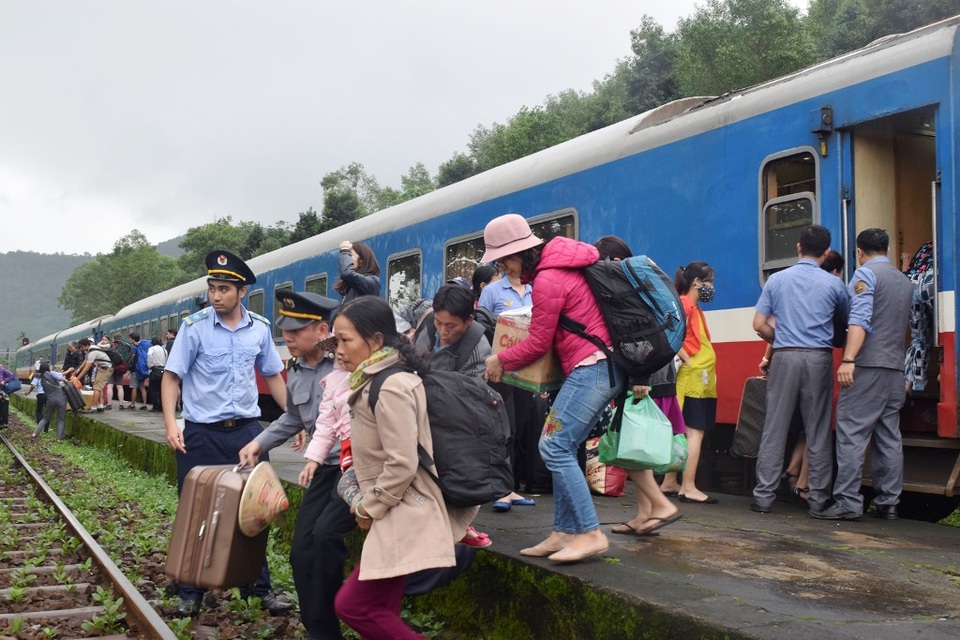 Đường sắt Bắc Nam qua đèo Hải Vân chính thức được thông tuyến - 8 Đường sắt Bắc Nam qua đèo Hải Vân chính thức được thông tuyến - 8