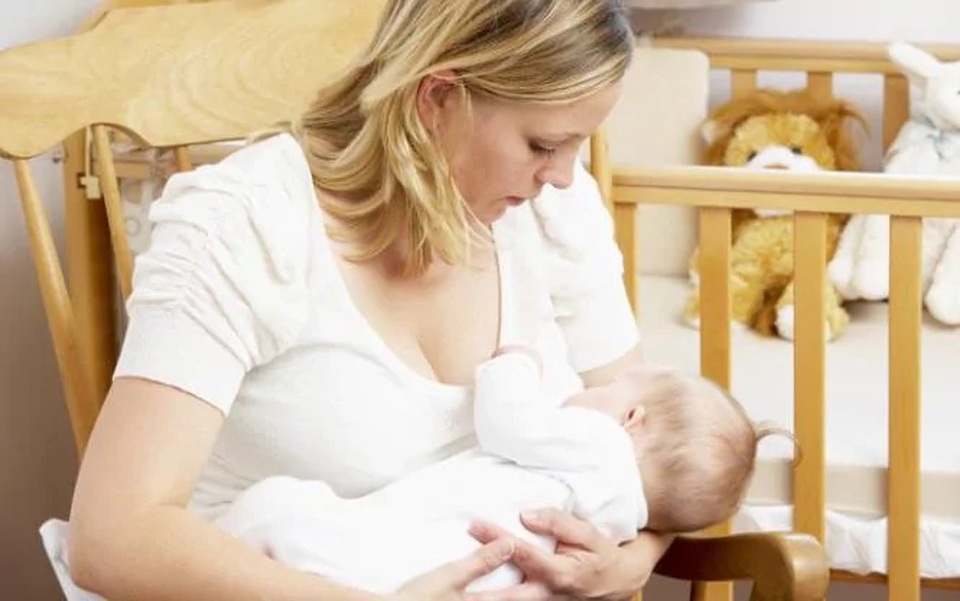 Cho con bú làm giảm nguy cơ bệnh tim và đột quỵ ở mẹ - 1 Cơ thể người mẹ thay đổi để dự trữ một lượng lớn mỡ, có thể tích lũy nếu không cho con bú