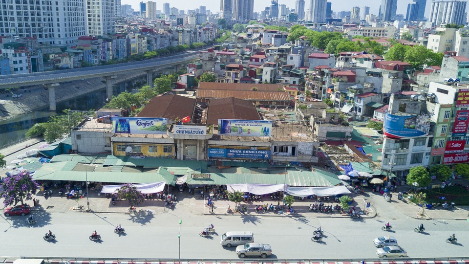 Hà Nội: Chợ Ngã Tư Sở từ "huy hoàng" đến "sống dở chết dở" - 9 Hà Nội: Chợ Ngã Tư Sở từ "huy hoàng" đến "sống dở chết dở" - 9