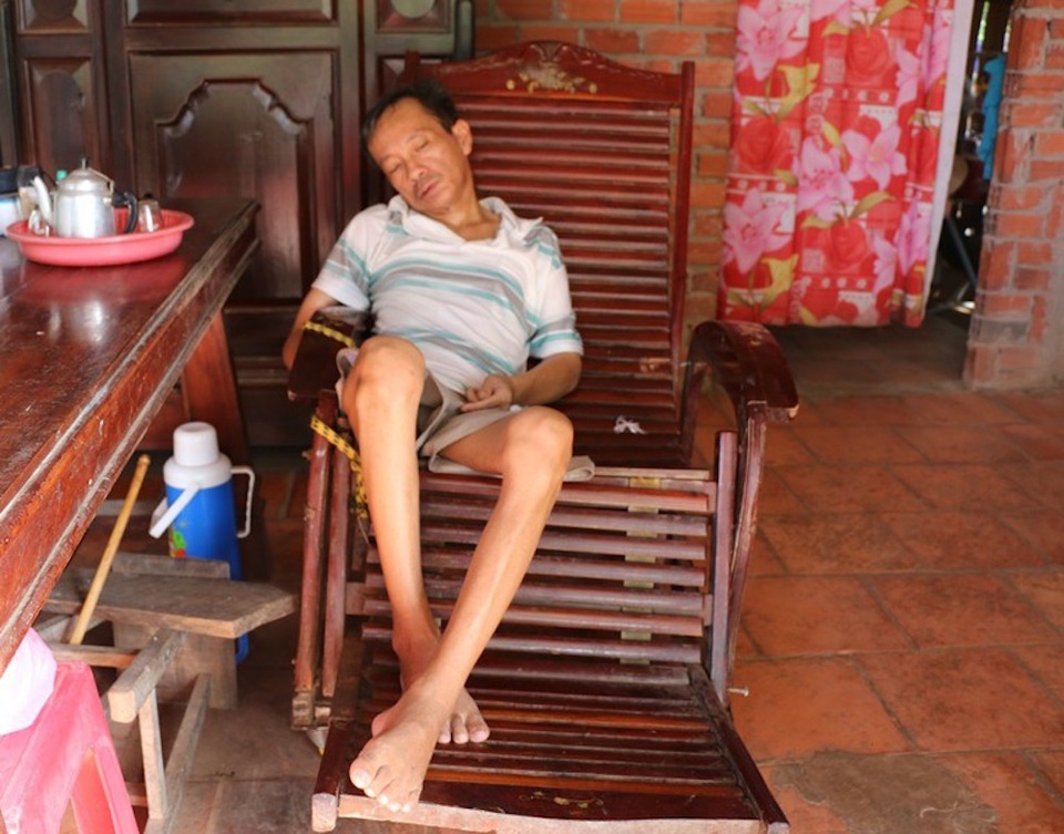 Nhóm Từ Tâm trao 50 triệu đồng giúp hai cha con bị chấn thương não - 3 Gian nhà trước anh Phong chồng chị đang nằm bất động