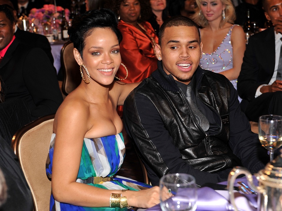 Chris Brown nhắc lại ký ức đánh lộn kinh hoàng với Rihanna - 2
Chris Brown và Rihanna đã chia tay nhau sau vụ đánh lộn kinh hoàng.