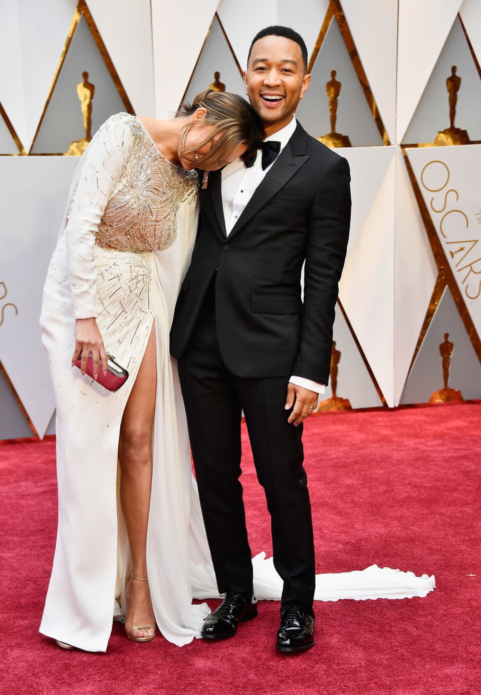 “Bà xã” John Legend lên tiếng về khoảnh khắc ngủ gật trong lễ trao giải Oscar - 10 “Bà xã” John Legend lên tiếng về khoảnh khắc ngủ gật trong lễ trao giải Oscar - 10