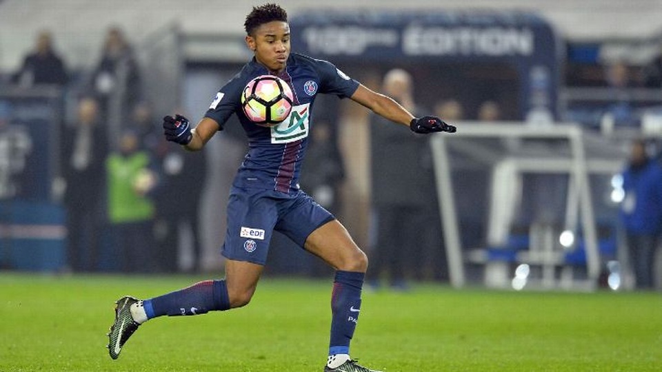 Trong những năm qua, nhiều cầu thủ trẻ đã phải bán xới khỏi PSG vì CLB sở hữu dàn sao vô cùng chất lượng. Chính vì vậy, việc Christopher Nkunku trụ được ở đội 1 PSG được xem là thành công. Không những vậy, mùa này, Christopher Nkunku còn ra sân tới 14 trận cho đội bóng nhà giàu nước Pháp (1 trận ở Champions League).