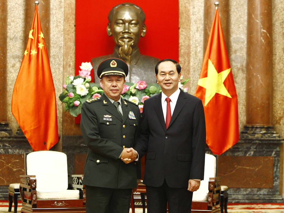 Chủ tịch nước tiếp Phó Chủ tịch Quân ủy Trung ương Trung Quốc - 1 
Chủ tịch nước Trần Đại Quang tiếp Thượng tướng Phạm Trường Long, Ủy viên Bộ Chính trị, Phó Chủ tịch Quân ủy Trung ương Trung Quốc đang thăm hữu nghị chính thức Việt Nam