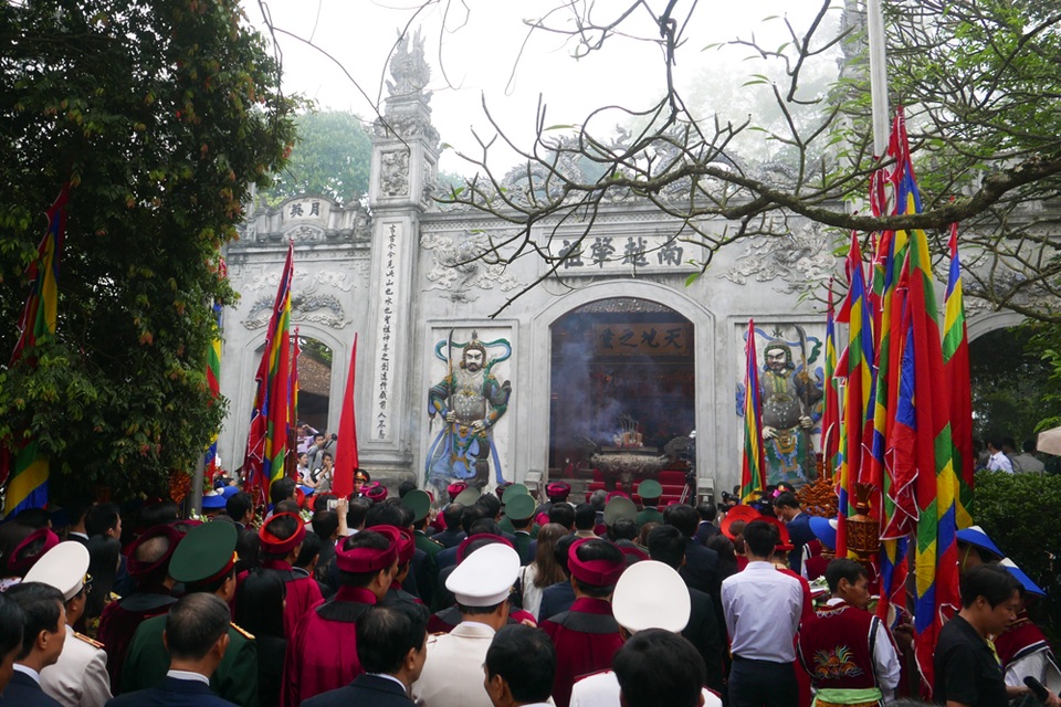 Chủ tịch nước dâng hương tưởng nhớ các Vua Hùng - 5 Chủ tịch nước dâng hương tưởng nhớ các Vua Hùng - 5