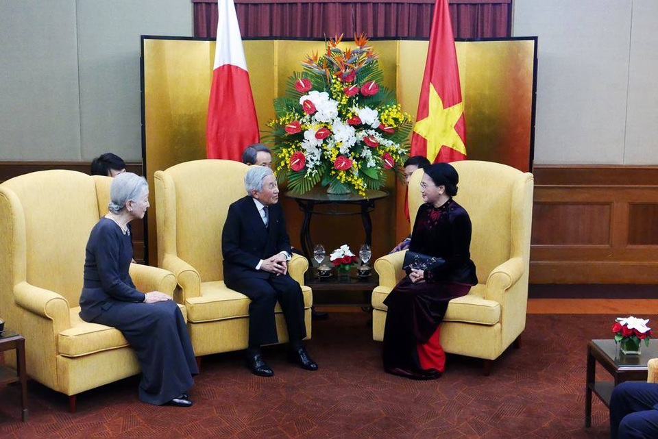 Quốc yến chiêu đãi Nhật hoàng và Hoàng hậu tại Phủ Chủ tịch - 5
Nhật hoàng hội kiến với Chủ tịch Quốc hội Nguyễn Thị Kim Ngân.