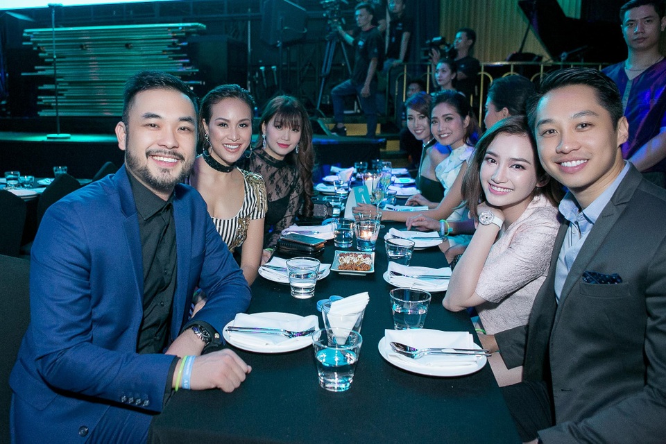 Sự kiện còn có đông đảo các nghệ sĩ khác.