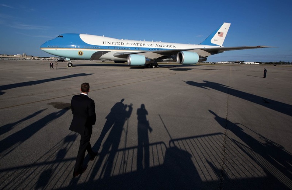 Máy bay "lạ" bay quá gần chuyên cơ chở Tổng thống Trump - 1
Chuyên cơ Air Force One của Tổng thống Mỹ. (Ảnh: AFP)