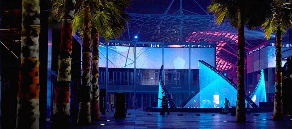 Thời trang Việt Nam lần đầu tới “xứ sở vàng” Dubai - 3 City Walk được mệnh danh là City in city vì bao gồm nhiều khu phức hợp cao cấp khác nhau.