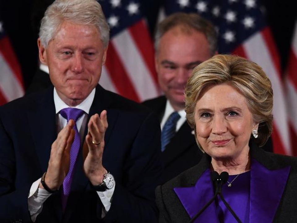 Ông Trump đòi điều tra nhà Clinton - 2 Cựu Tổng thống Bill Clinton và phu nhân Hillary Clinton (Ảnh: Reuters)