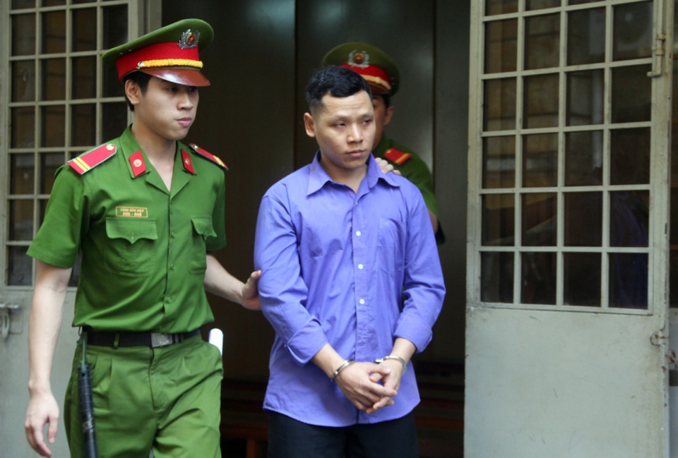 Lên cơn “ngáo đá”, đâm chết tài xế xe ôm - 1 Bị cáo Quý lãnh án tử hình.