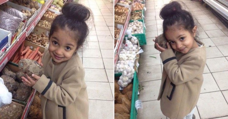 
Sự hồn nhiên, dễ thương của nhóc con trong siêu thị.
