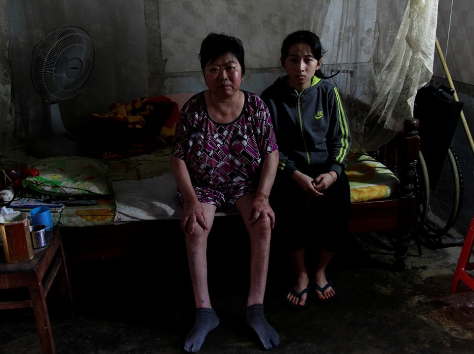 "Mẹ không được chết, mẹ ơi !..." - 2 Gia cảnh quá khó khăn nên cô Liêm không có khả năng để mua thuốc duy trì sự sống