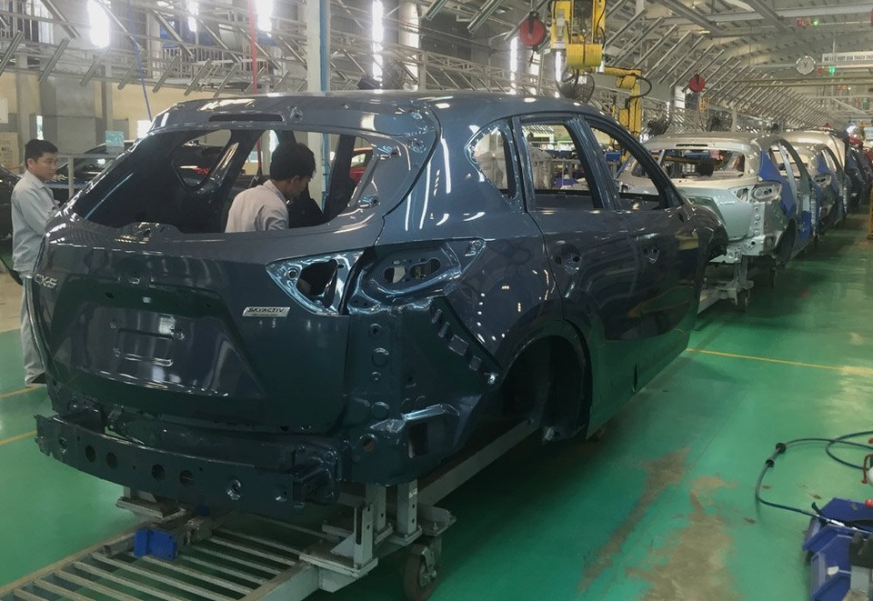 Ô tô lên kế hoạch liên tục giảm giá đón đầu năm 2018 - 1
Các DN sản xuất ô tô trong nước cam kết tiên phong giảm giá để cạnh tranh với xe nhập khẩu.