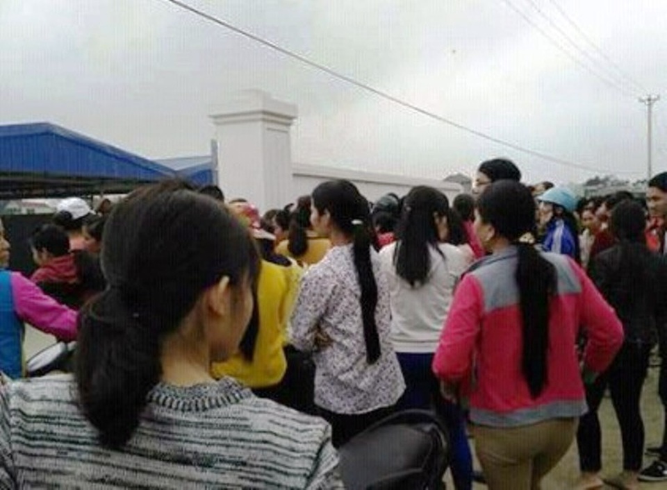 Thanh Hóa: Hơn 600 công nhân ngưng việc tập thể, đòi quyền lợi - 3 Công nhân cho rằng, nhiều quyền lợi chưa hợp lý